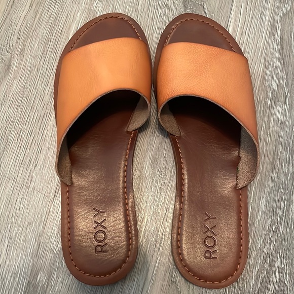 Womens Roxy Sandals size 10 - Picture 1 of 2
